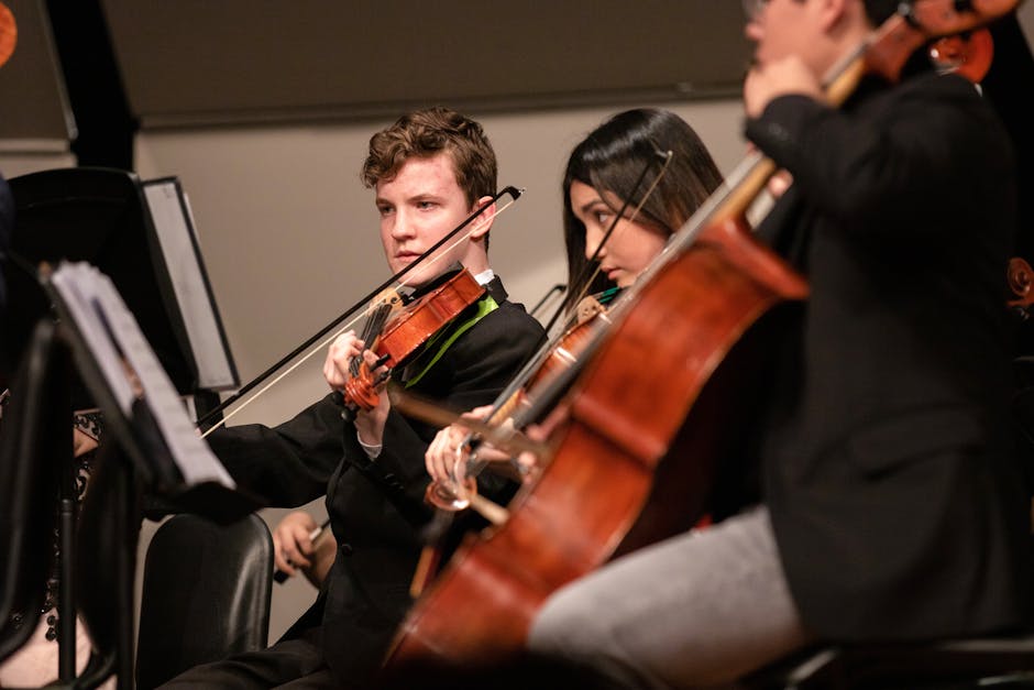 Flash Concerts: Choreographed Joy That Still Works